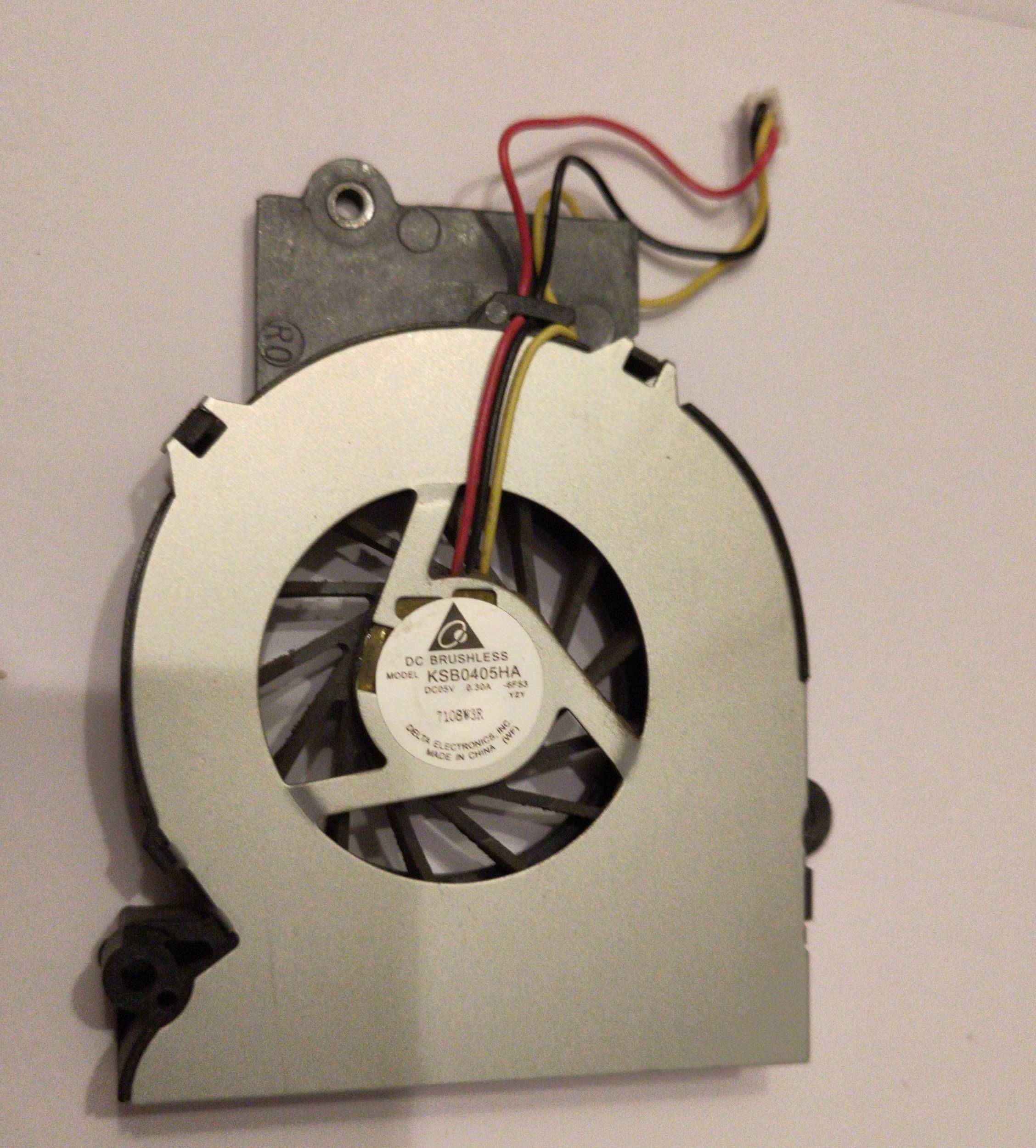 Wentylator DC Brushless KSB0405HA 0.30A DC05V