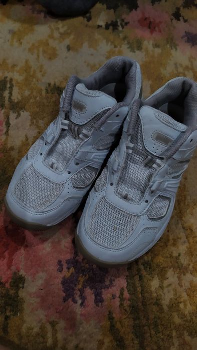 Продам   кросівки