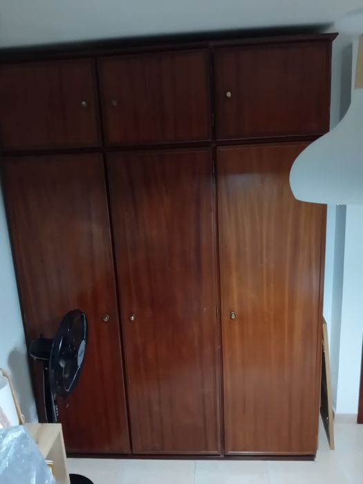 Roupeiro para venda.