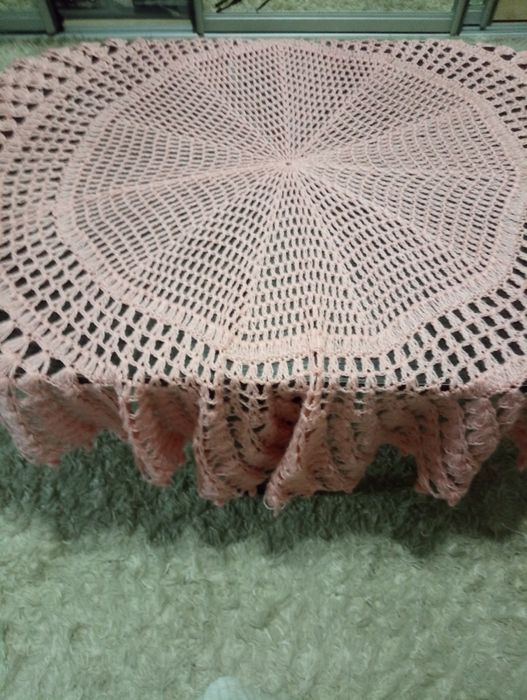 Продається в'язана скатерть розмір 1.17/1.17