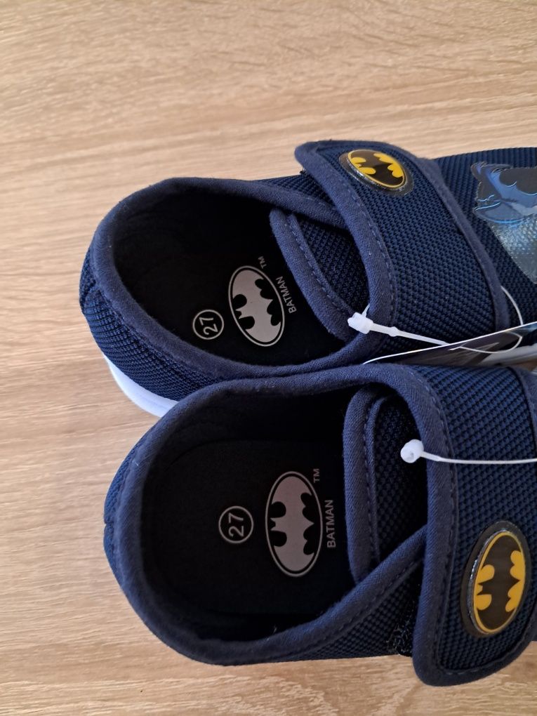 Buty kapcie Batman r 27 wkładka 17 cm nowe z metką na rzepy