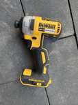 Zakrętarka udarowa 18V DeWalt DCF787