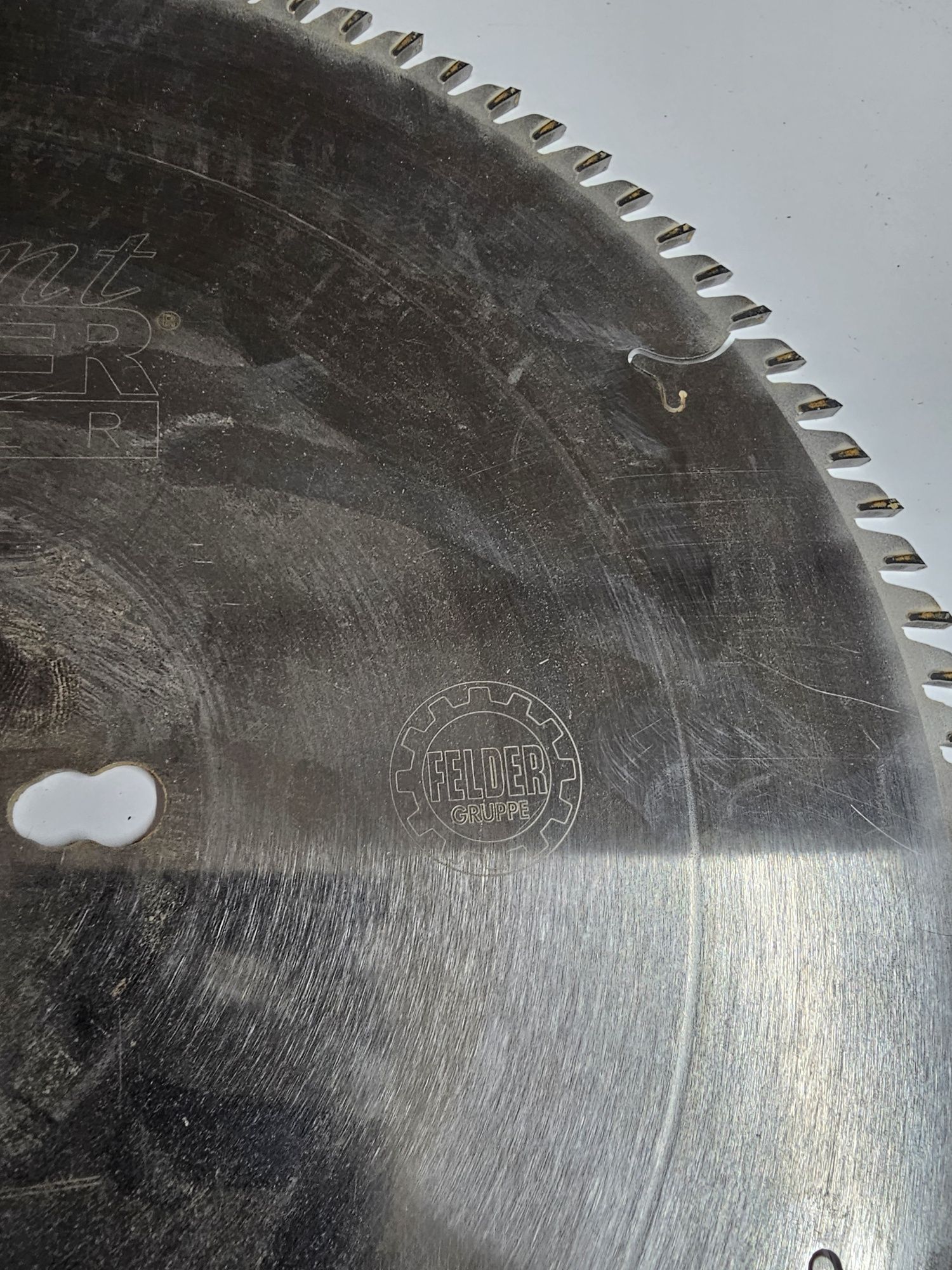 Piły do cięcia plyt laminowanych oraz drewna Faba 300mm
