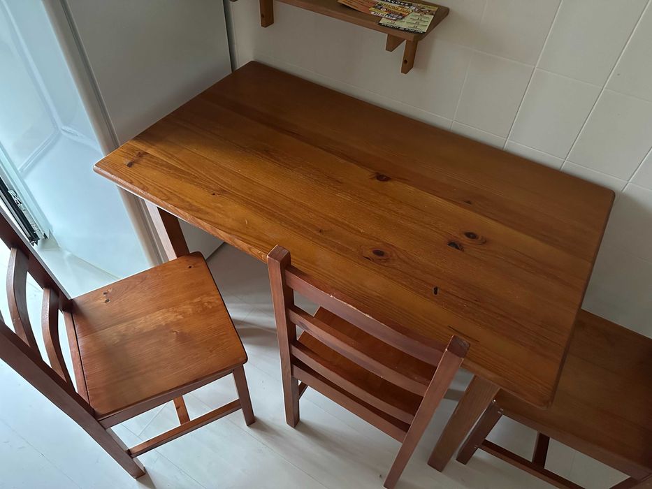 Mesa madeira cozinha + 3 cadeiras madeira