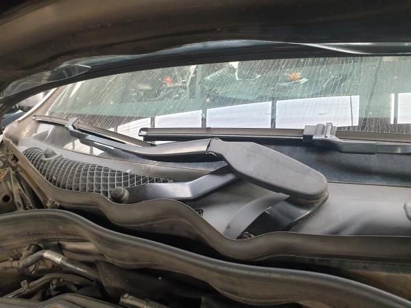 Haste / braço de escova limpa vidros frente direita MERCEDES-BENZ Clas