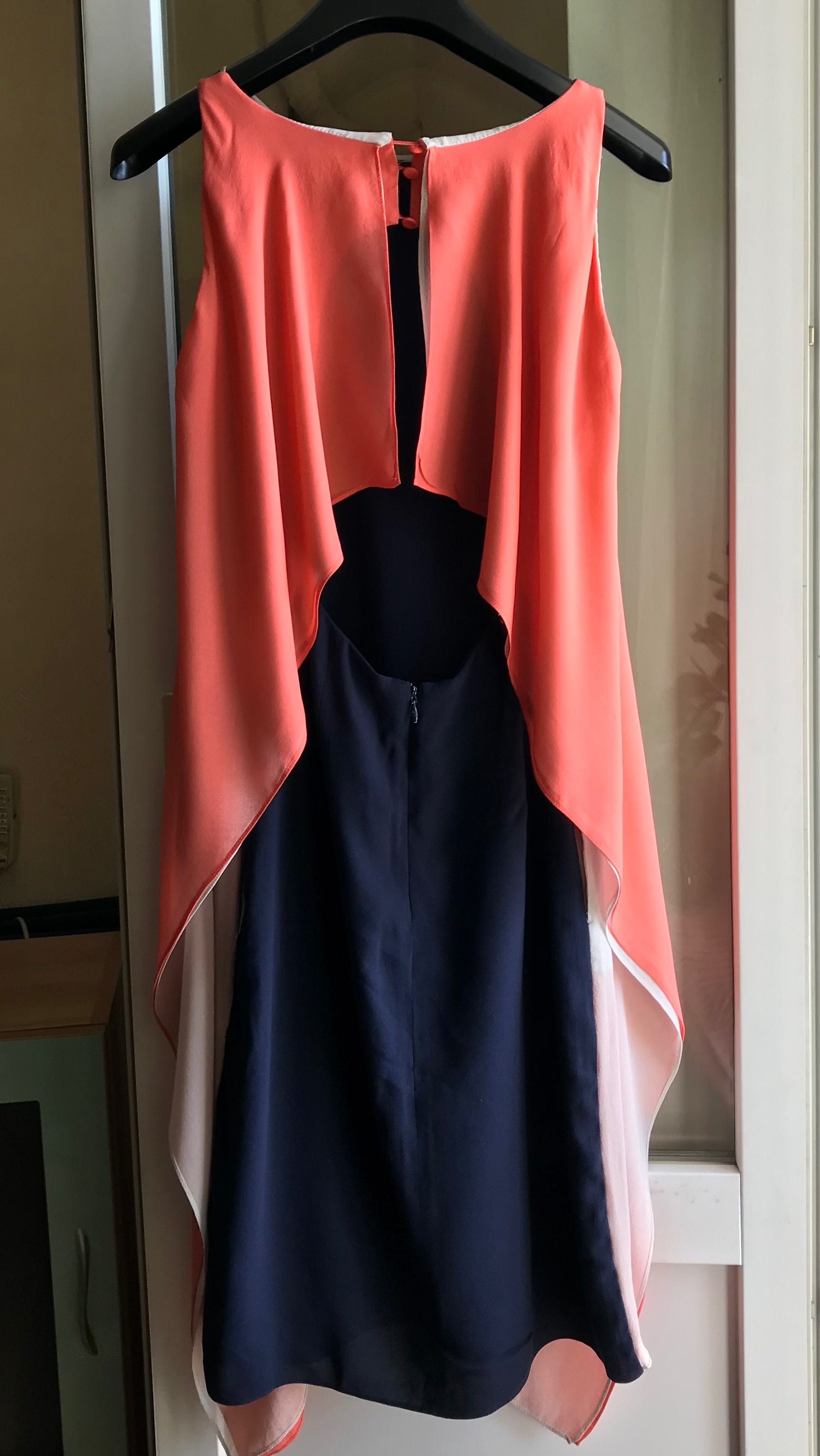BCBG MAXAZRIA шелковое платье.
