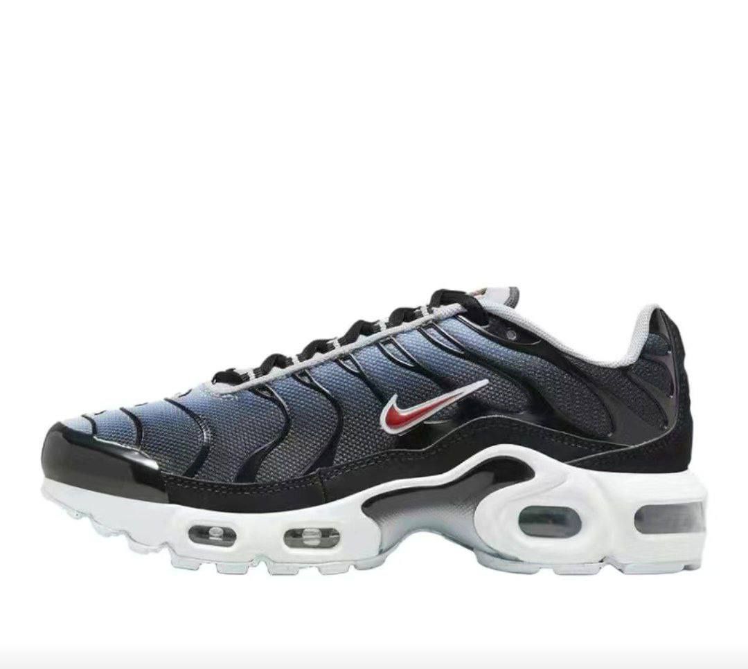 Нові Nike Air Max Plus