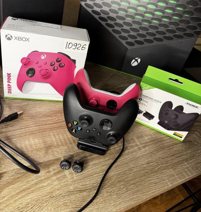 Приставка XBOX SERIES X 1 TB, геймерські бездротові навушники Xbox