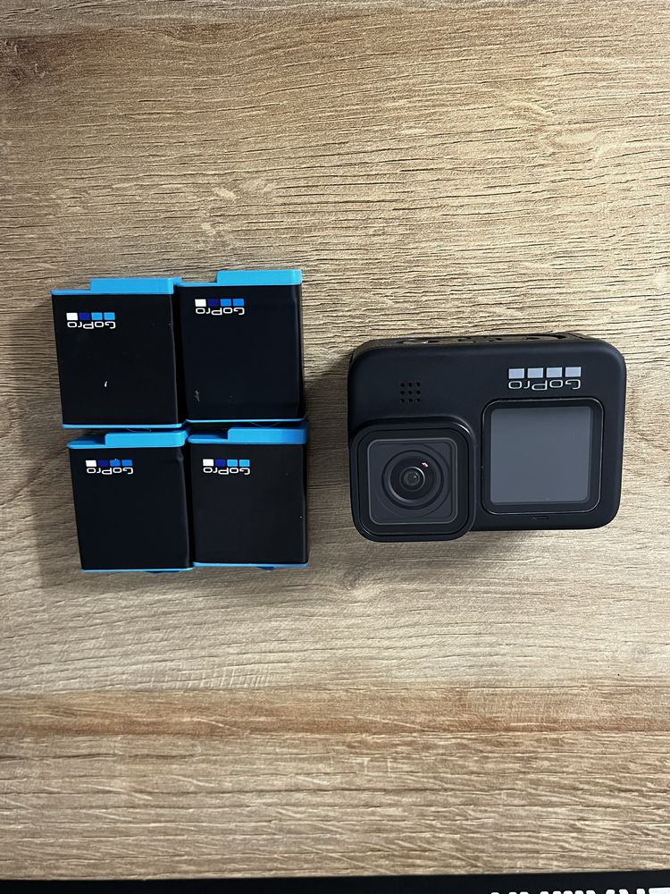 Kamera sportowa GoPro hero 9 black + 4 baterie + dowód zakupu stan bdb