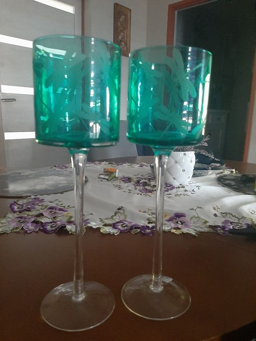 Świeczniki szklane w ważki