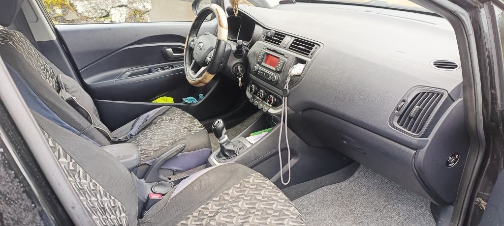 Kia Rio 2011/11 - 130 mil km motor impecável