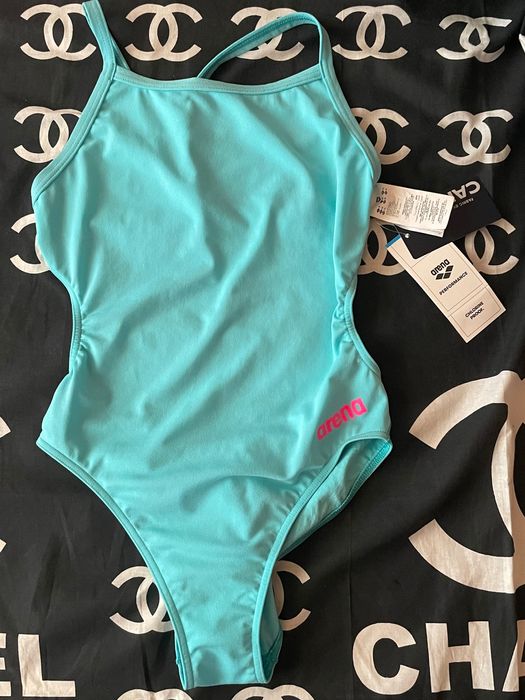 купальник для плавання arena