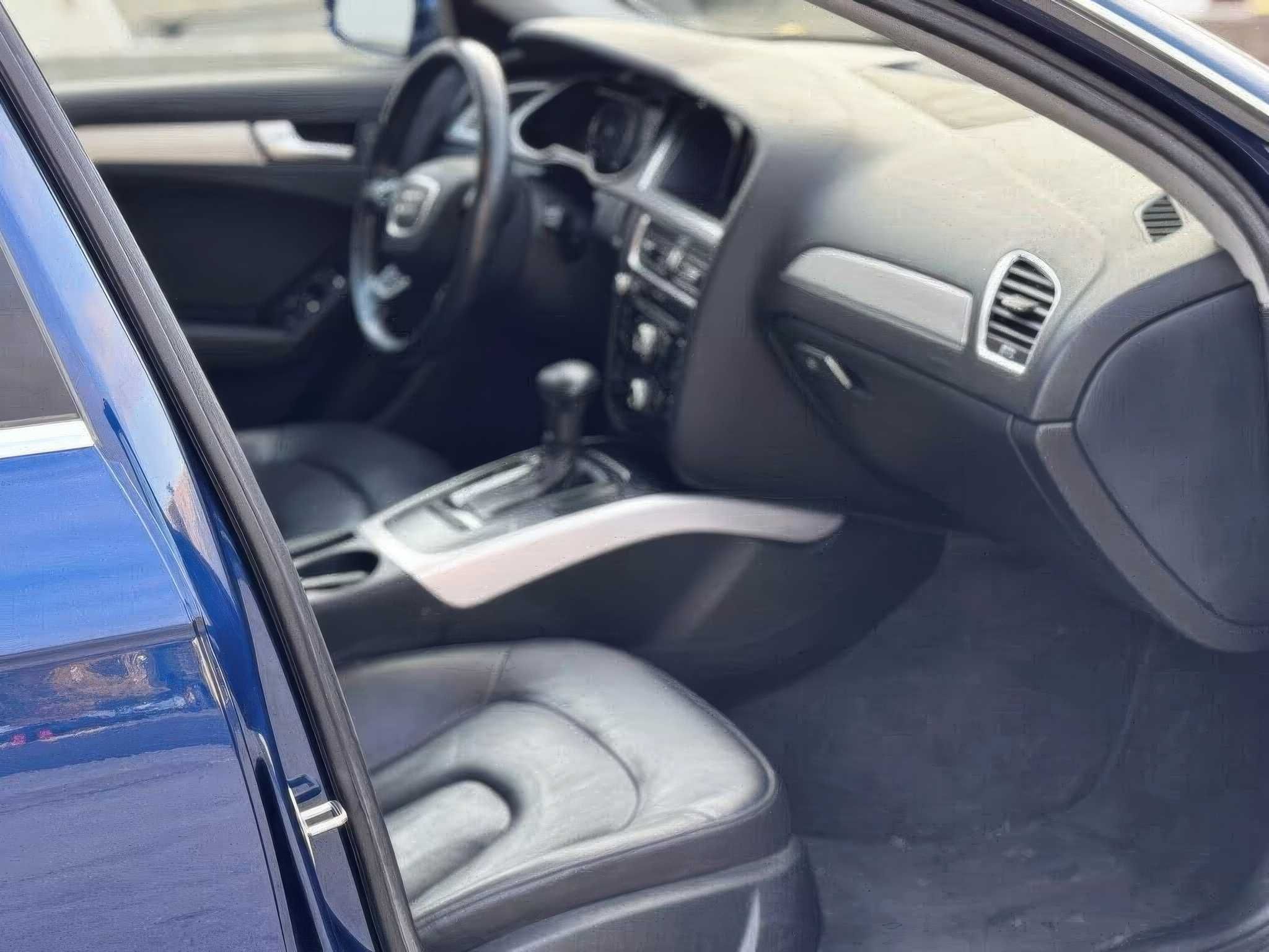 Audi A4     2014