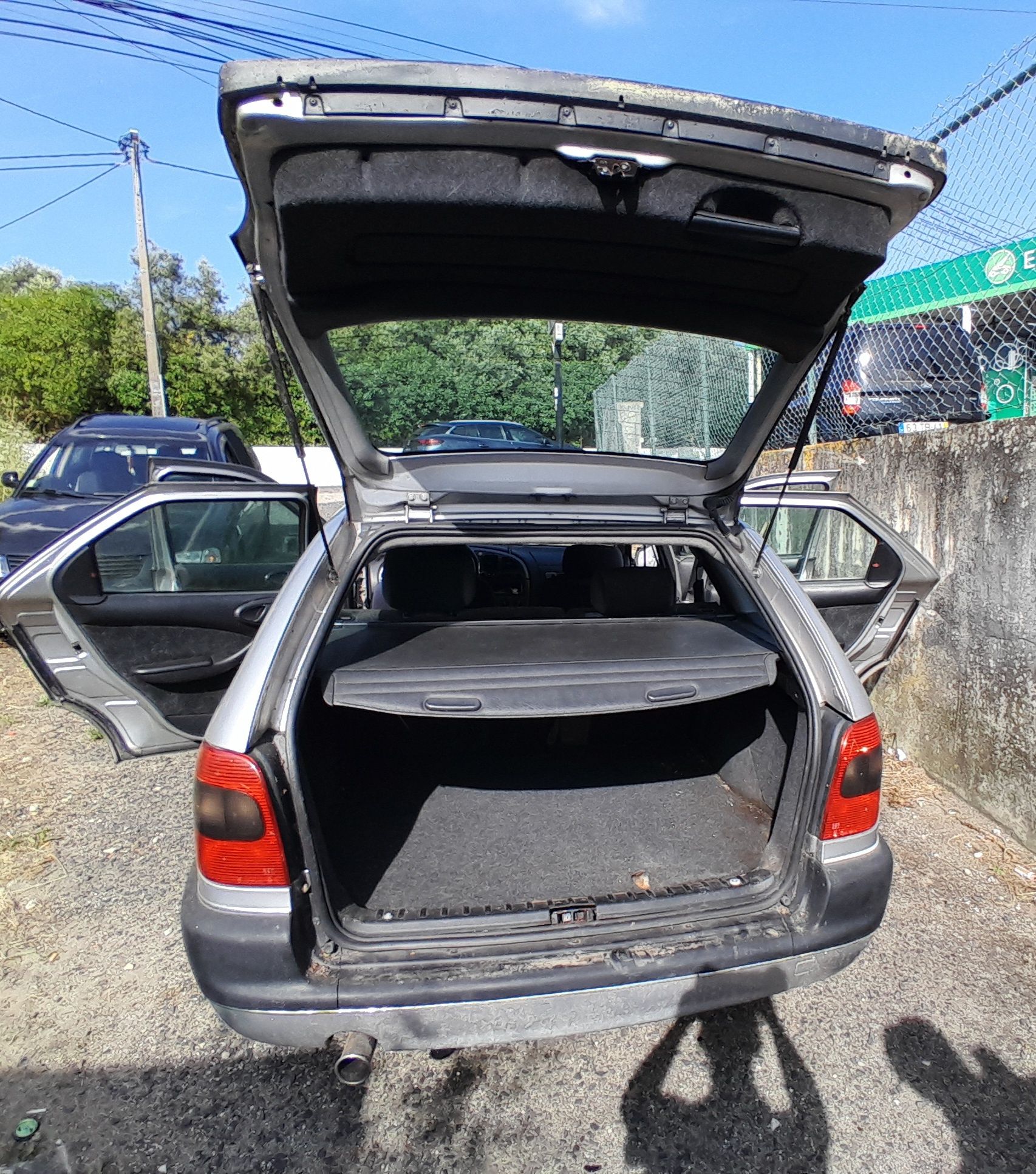 Carrinha para peças