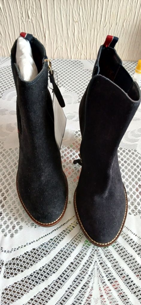 Botki damskie marki Tommy Hilfiger  czarne rozm 37