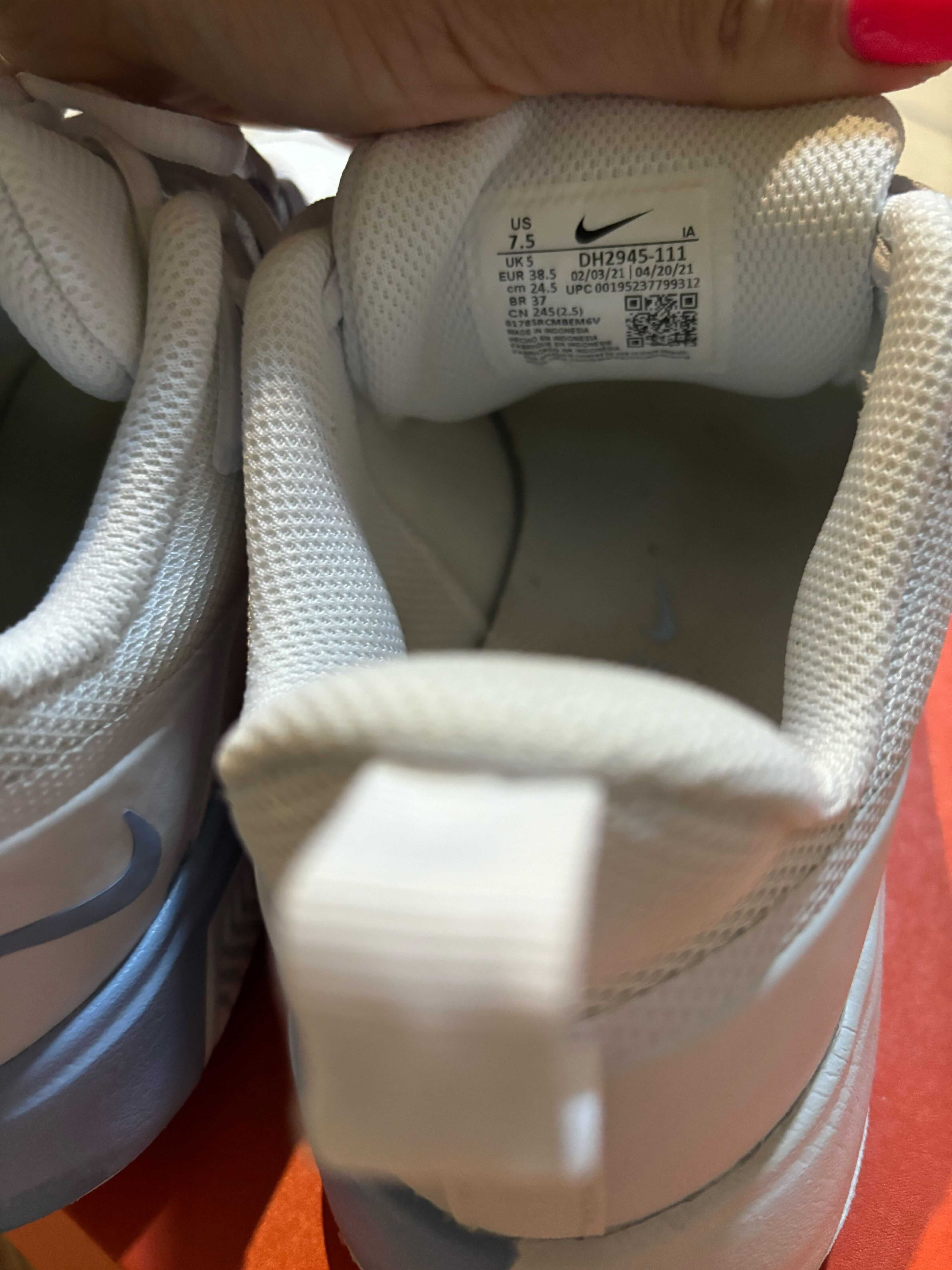 Жіночі кросівки Nike VAPOR LITE US 7.5 (24,5cm)