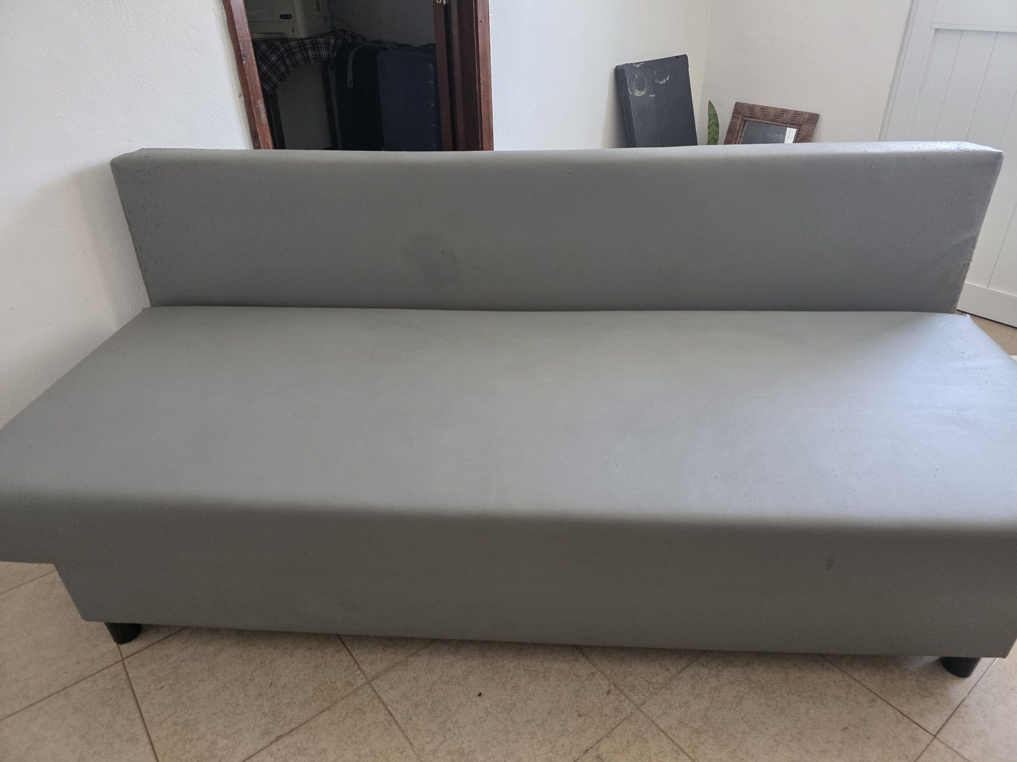 Sofá para venda com marcas