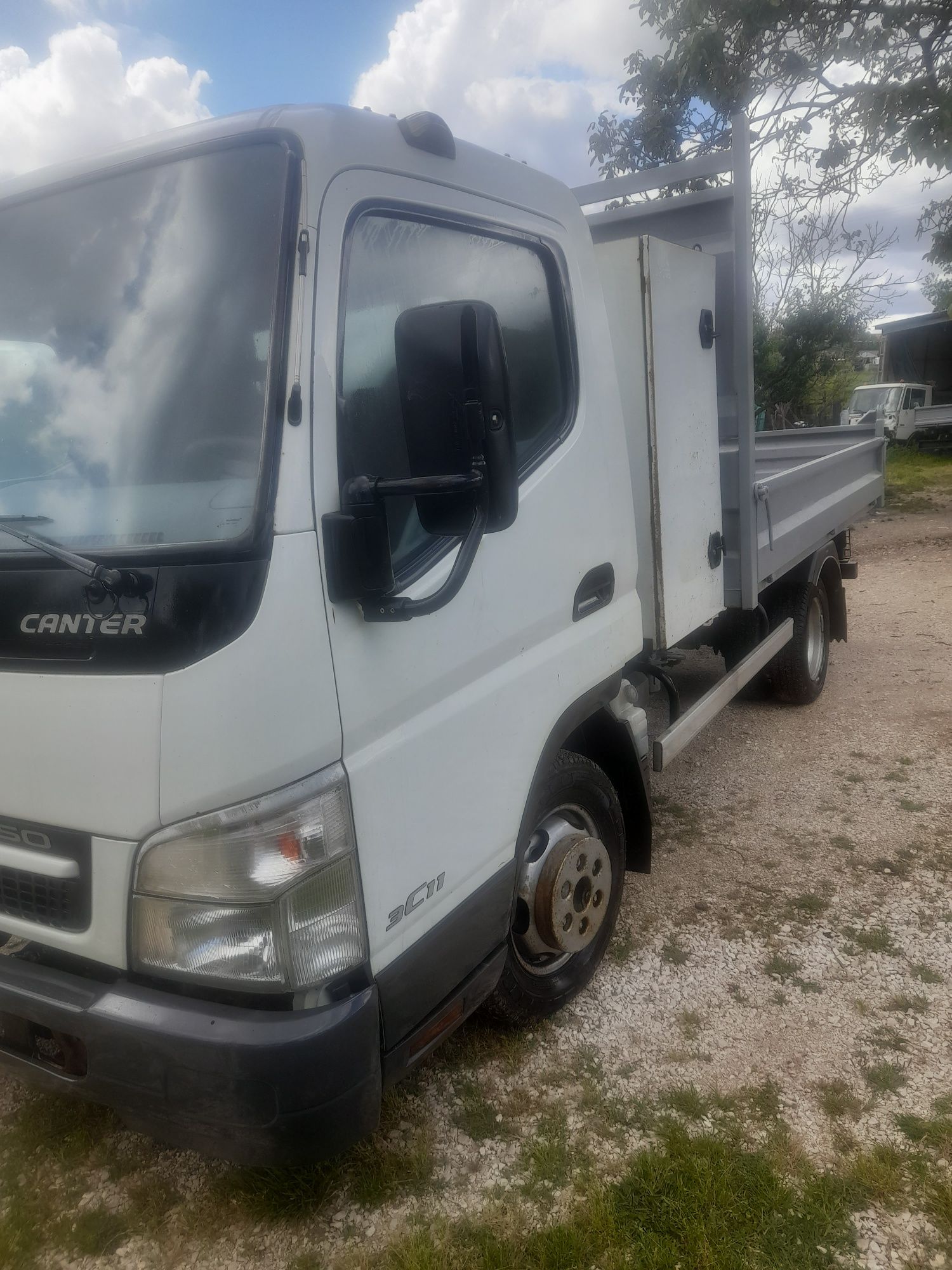 Mitsubishi Canter fuso