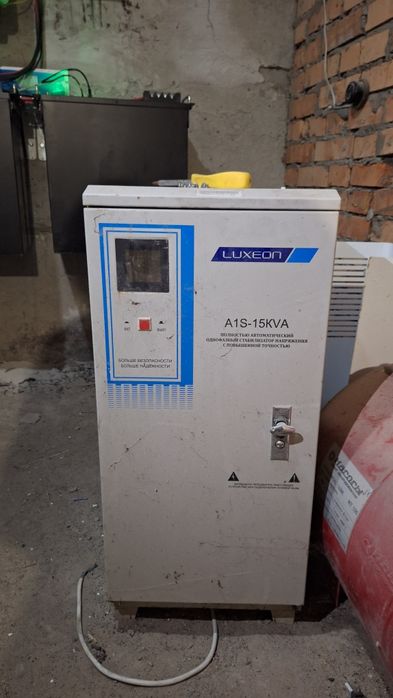 LUXEON стабілізатор напруги