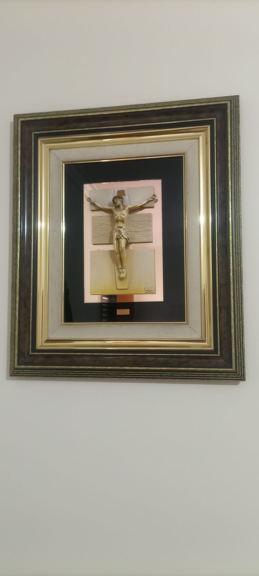 Quadro religioso vintage, com Cristo em osso.