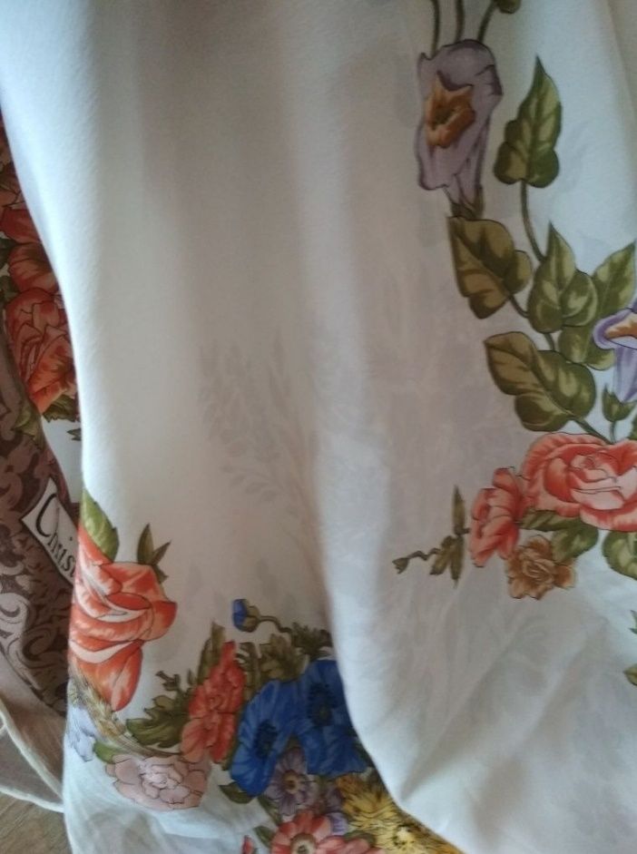 Шикарный шелковый платок оригинал Christian Dior
