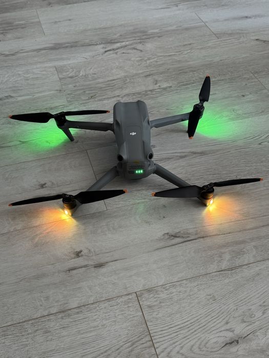 Dron DJI AIR 3 jak nowy 2x bateria
