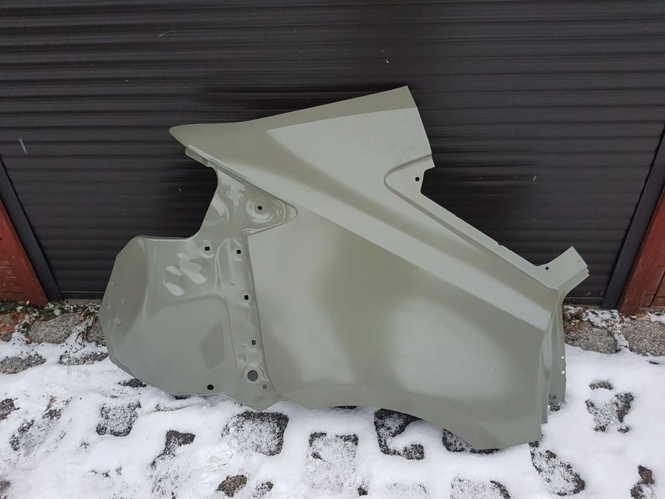 TOYOTA COROLLA E21 KOMBI BŁOTNIK TYLNY PRAWY TYL