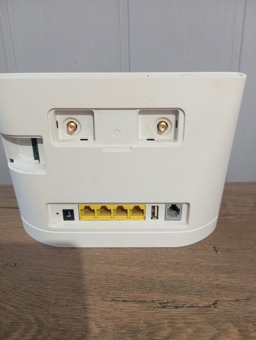 Router modem Huawei B315s-22; Wi-Fi LTE.