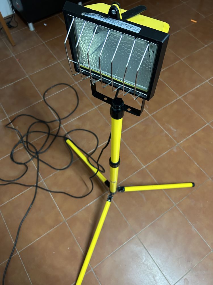 Projector eléctrico para obras ou Iluminacao variada