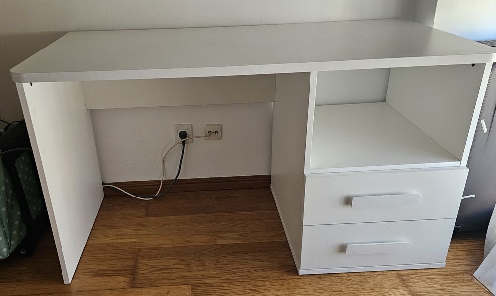 Secretária com 2 gavetas