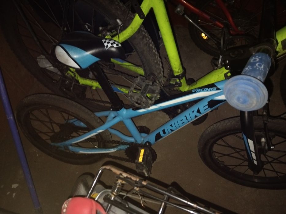 Mały chłopięcy niebieski rower unibike viking