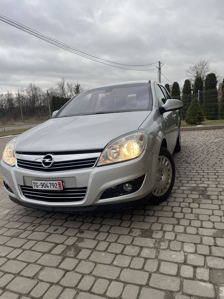 Продам Opel Astra h 1.8 avtomat