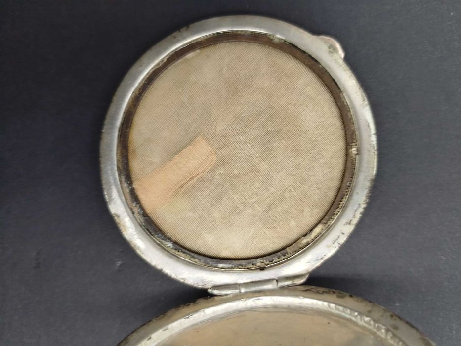 Srebrna pudernica bursztyn Art Deco