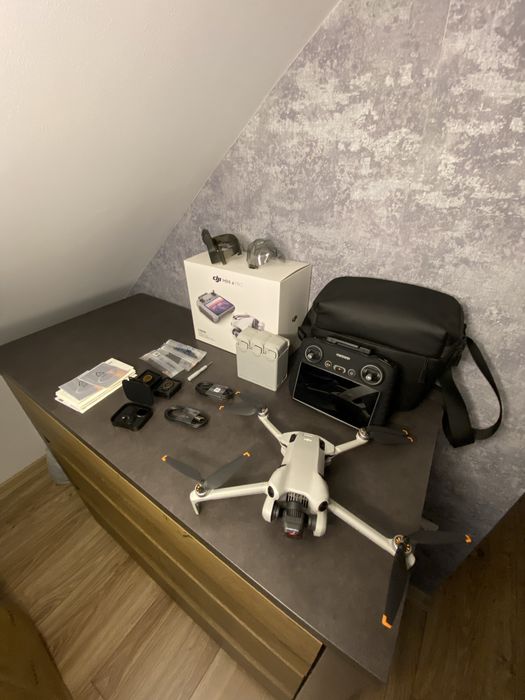 Dron DJI mini 4 pro fly more combo + akcesioria