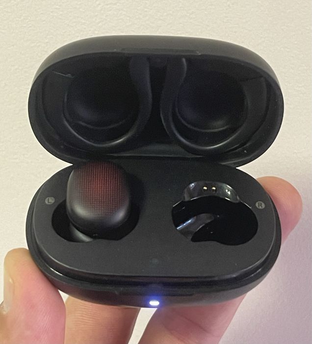 Кейс и левый наушник Xiaomi Amazfit PowerBuds б/у