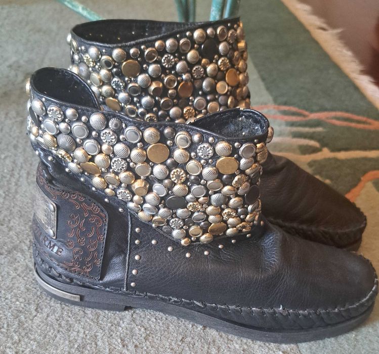 Botins da marca italiana " Karma of Charme