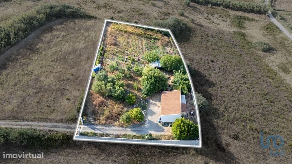 Terreno em Lourinhã e Atalaia de 317,00 m2