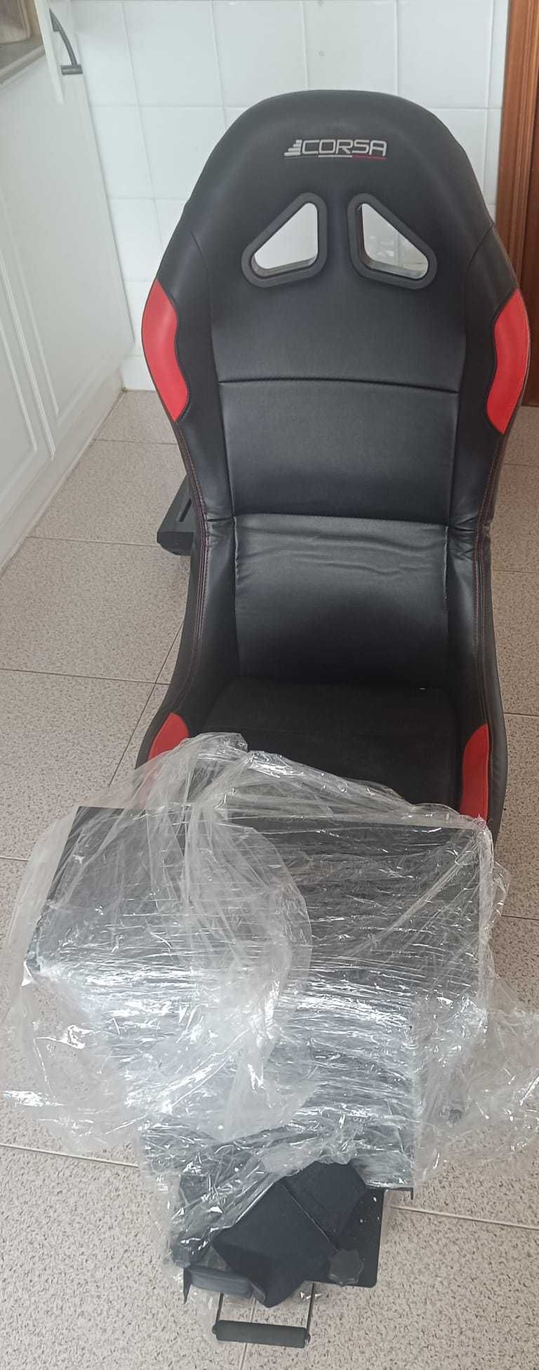 Cadeira Sim Racing Cobra com Suporte para Volante