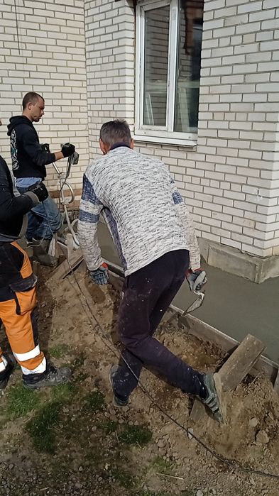 Строительные работы Бетонные работы отмостки вокруг дома фундамент