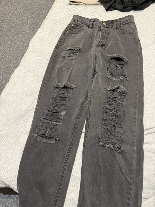 Продам чорні джинси рвані