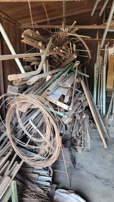 Металл б\у труба , швеллер.