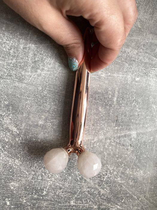 Масажер для обличчя BlackTouch 3D Quartz Face Roller