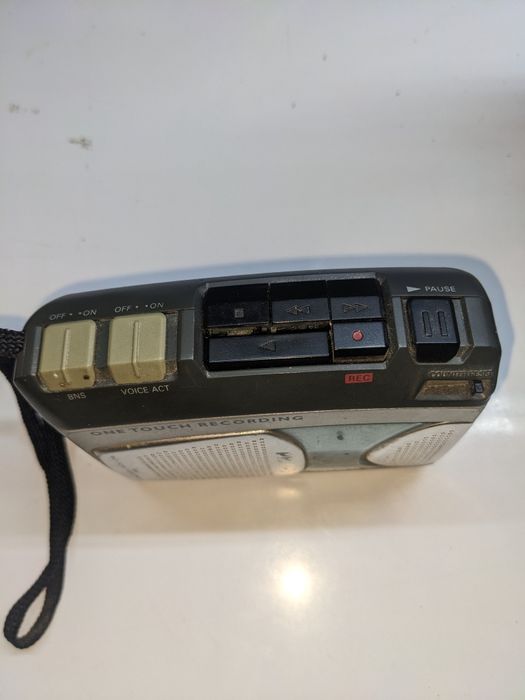 Продам діктофон Філіпс.