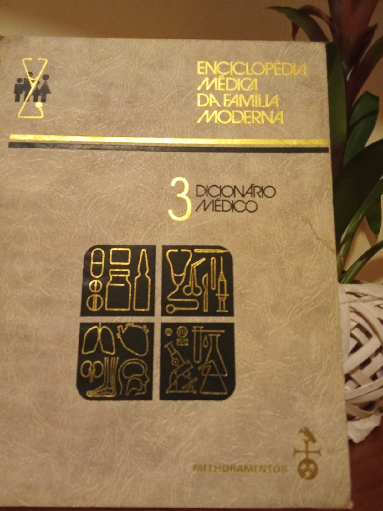 Títulos variados