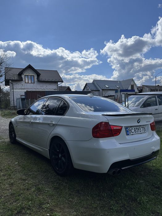 Продам BMW е90 2011 року !!!Терміново!!!