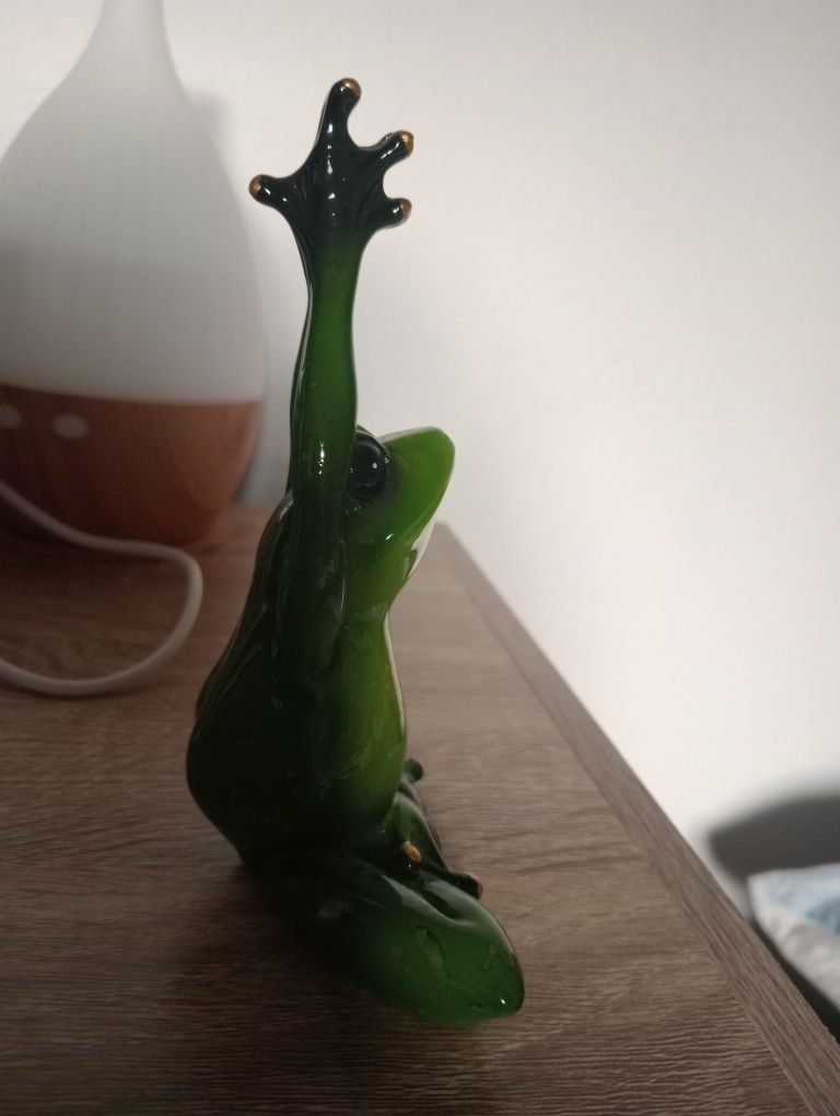 Żaba żabka figurka ceramika yoga