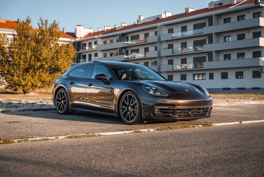 Porsche Panamera Sport Turismo 4 E-Hybrid