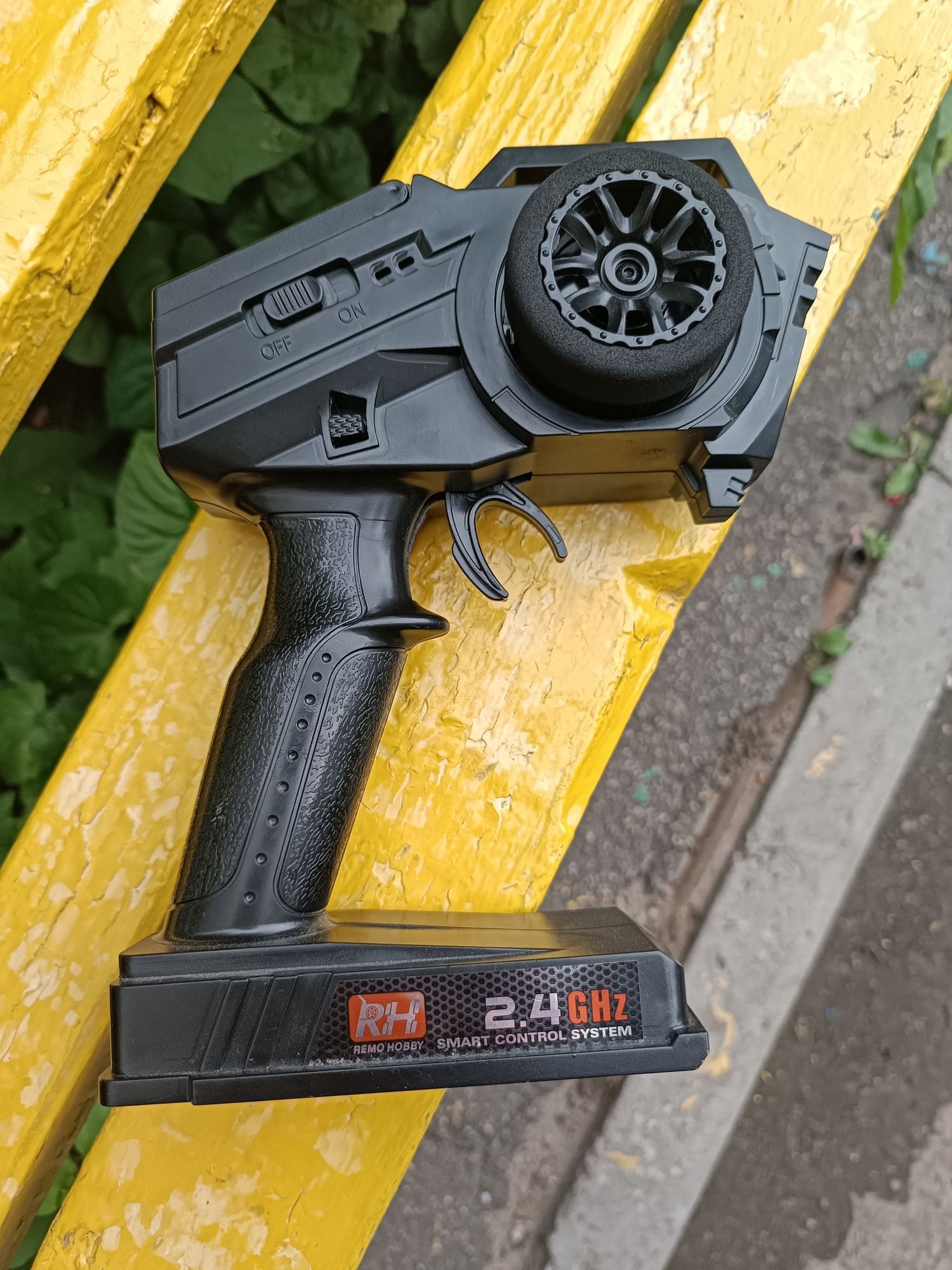 Радіокерована модель Remo Hobby EX3 БК