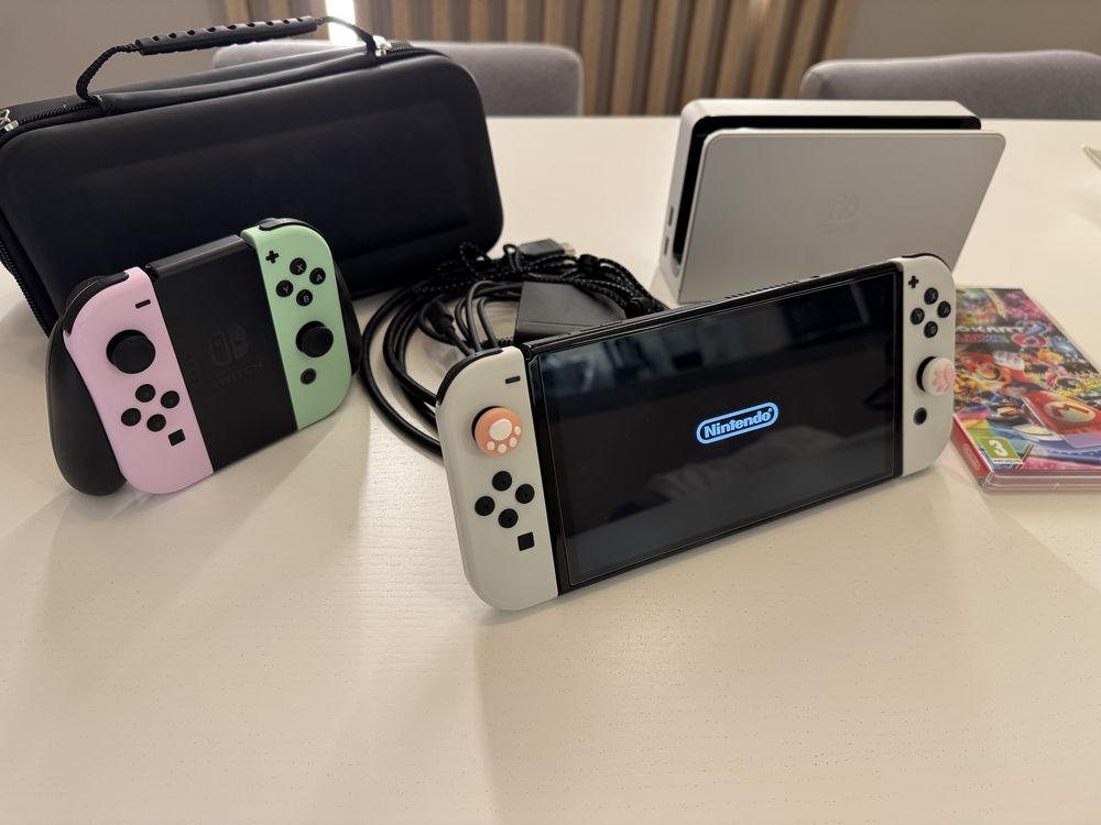 Nintendo Switch OLED - Zestaw w bardzo dobrym stanie
