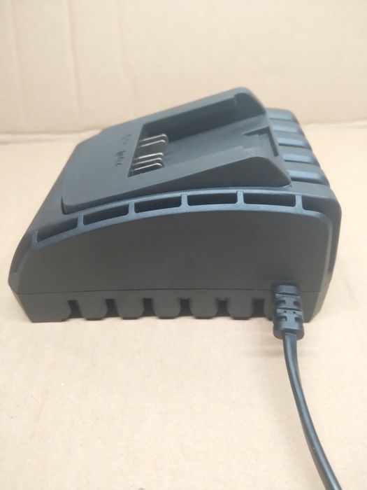 Ładowarka POWERBASE 20V 2,4A